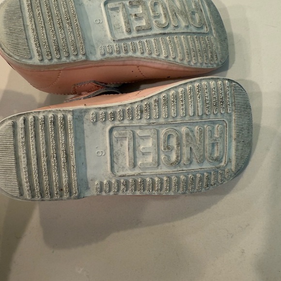 Pink leather Mary Jane’s toddler size 6 - Picture 4 of 5